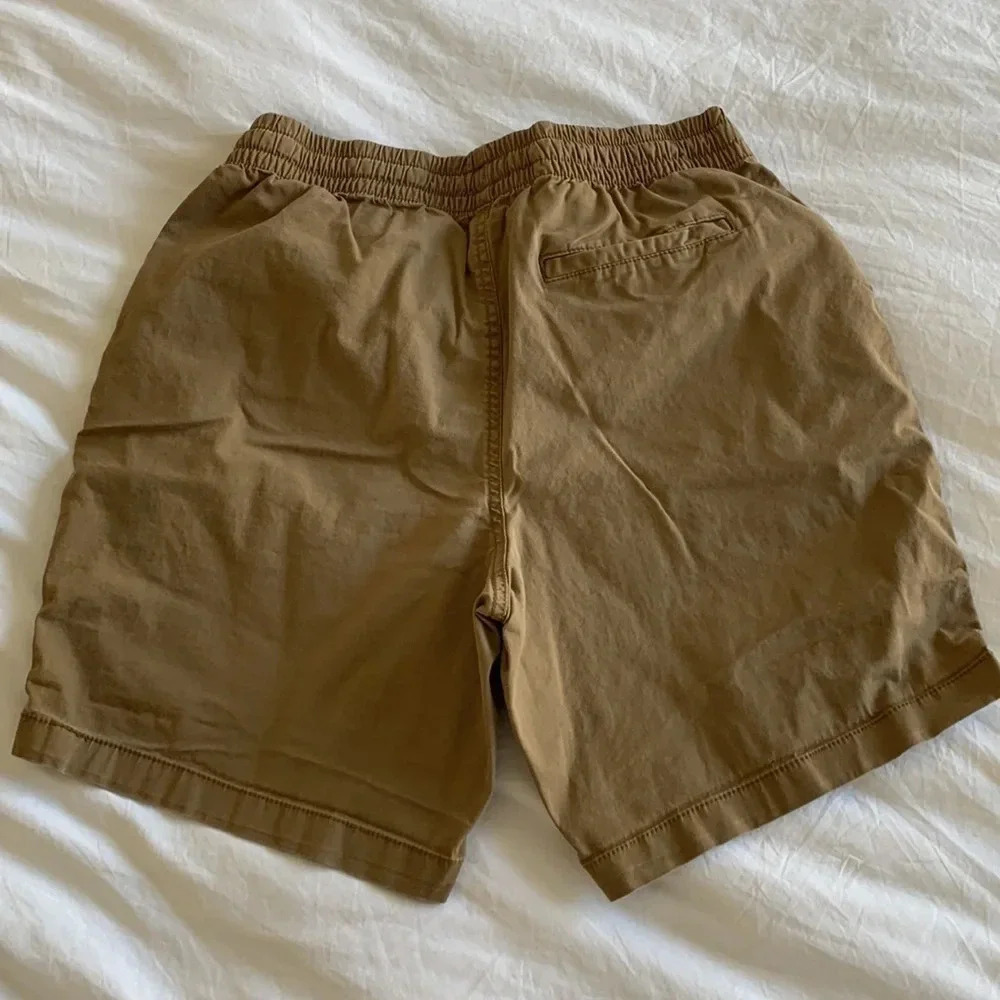 Old Navy Mens Shorts - Picture 3 of 5